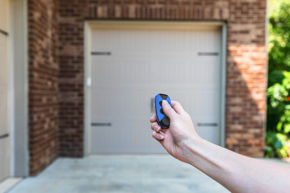 What are the best brands for garage door remote replacements?